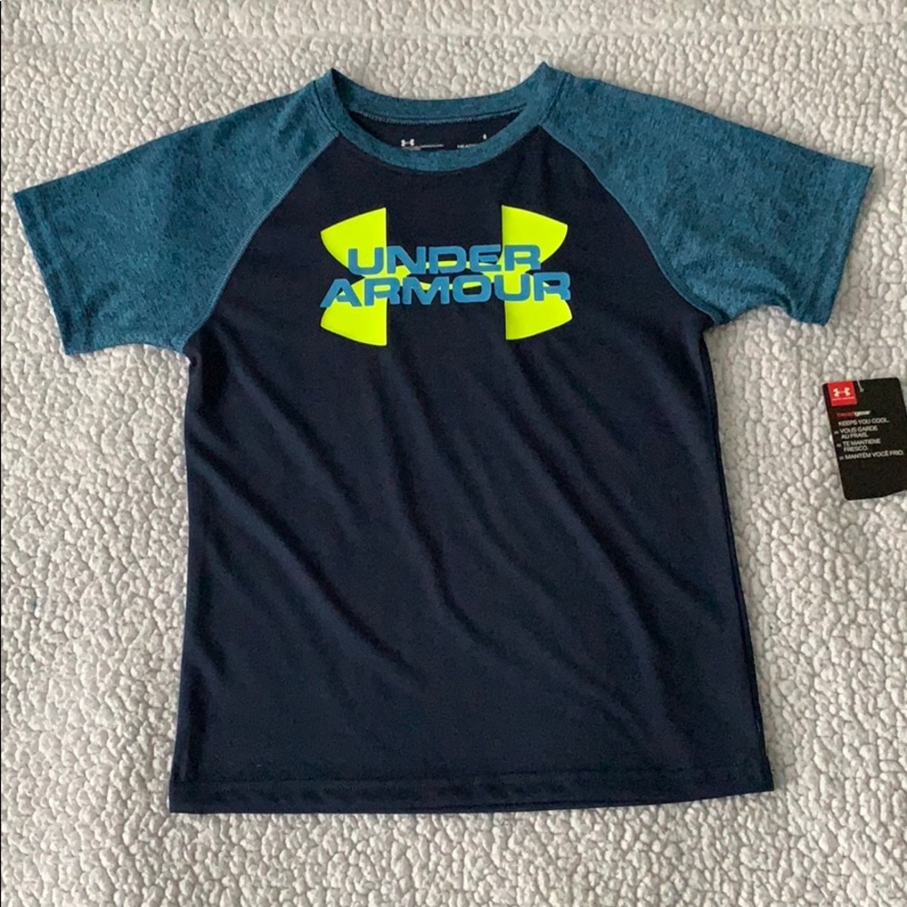 UNDER ARMOUR BOYS T-SHIRT SIZE 5 - NWT
